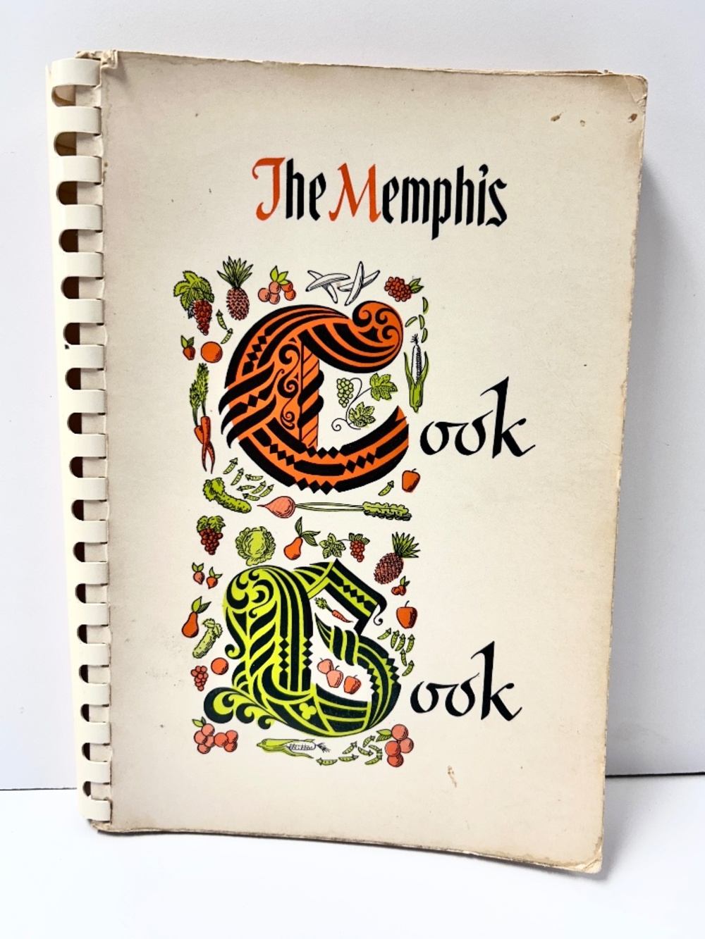 The Memphis Cook Book Junior League of Memphis Copyright 1952 12th Edition 1966